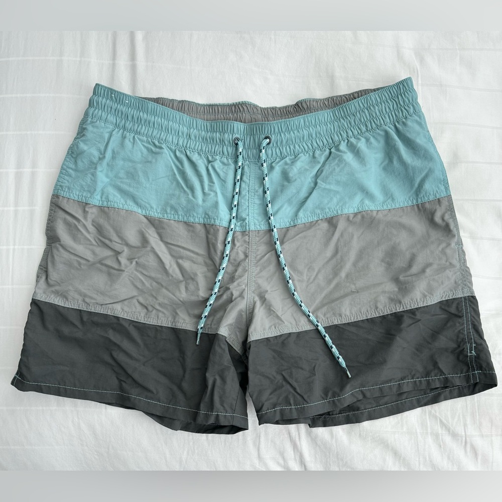 Men’s Target Merona brand swim trunks. Size XL. Like new! Back pocket.